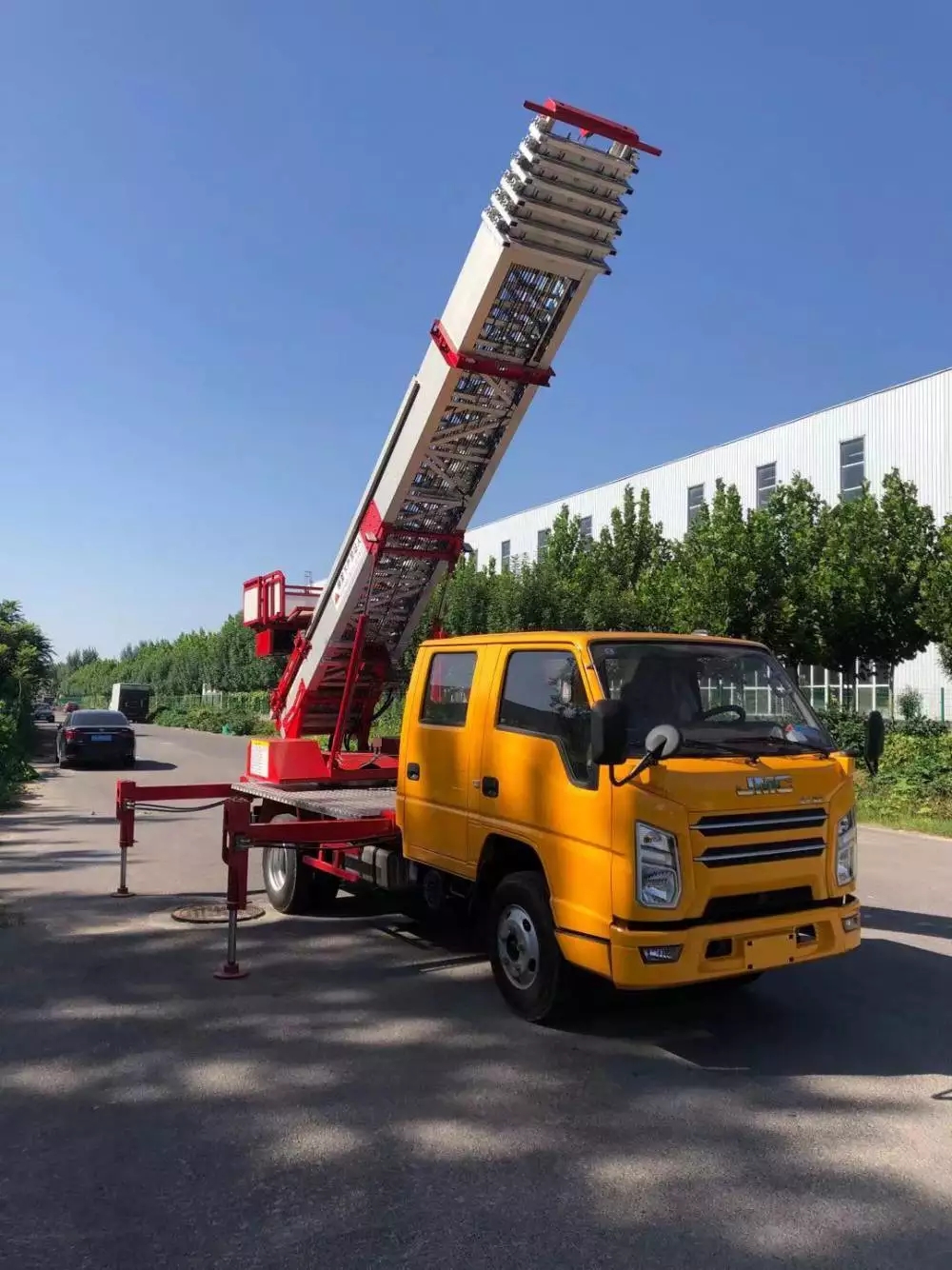 麻章附近的云梯车出租服务：轻松解决高空作业需求