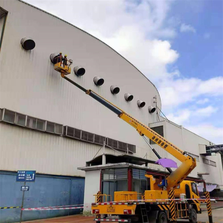 麻章高空作业车出租服务：专业广告牌安装解决方案